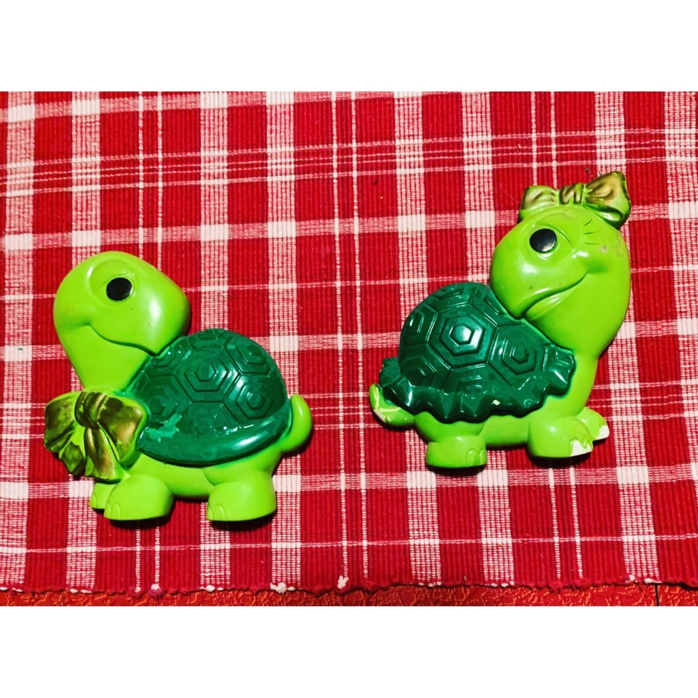 Vintage Chalkware Turtles